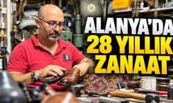 Alanya’da 28 yıldır ayakkabı tamir eden Bilal Baykara çırak bulamıyor
