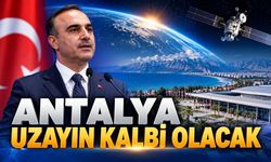Bakan Kacır, Türkiye'nin uzay hedeflerini Antalya'da anlattı