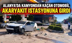 Alanya'da kamyondan kaçan otomobil akaryakıt istasyonuna girdi