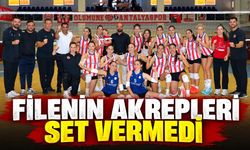 Güral Premier Antalyaspor set vermeden kazandı, puanını 7'ye çıkardı