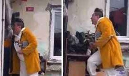 Böyle görgüsüzlük görülmedi! İhtiyaç sahibi aileye poz vererek yardım etti