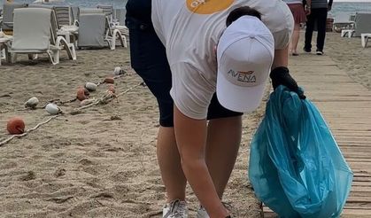 Oba Sahili’nde “El Ele Temizlik Etkinliği”