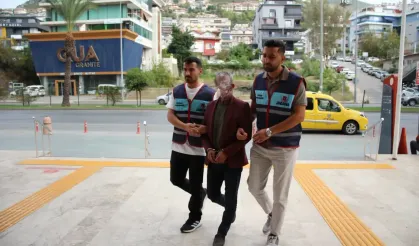 Alanya'da trafik kazasında sürücüye tutuklama