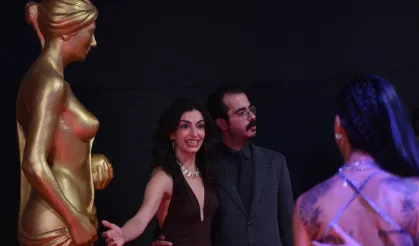 Altın Portakal'ın kırmızı halısında 'şıklık' yarışı