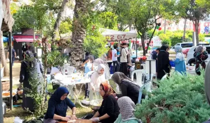 Alanya'da Gazze kermesine yoğun ilgi