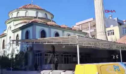 Antalya'da fırtınadan caminin elektriği arızalandı