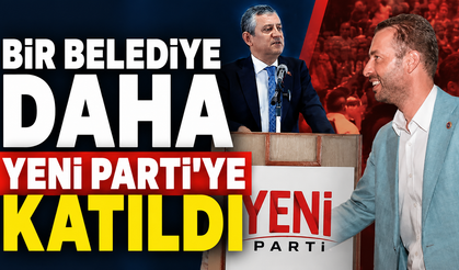 Bir belediye daha Yeni Parti'ye katıldı