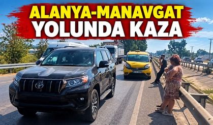 Alanya-Manavgat yolunda üç araç çarpıştı: Trafik tek şeride düştü