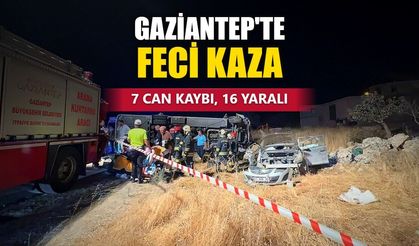 Gaziantep'te yolcu midibüsü ile otomobil çarpıştı: 7 ölü, 16 yaralı
