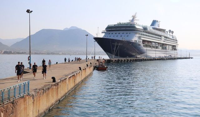 Alanya'ya İngiliz akını! Marella Discovery 2 limana demirledi