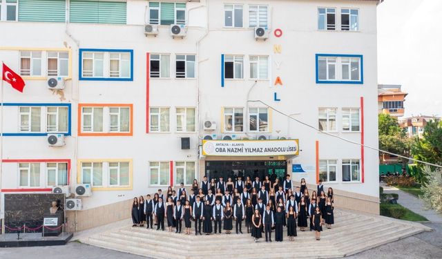 Alanya’da öğrencilerden anlamlı 10 Kasım gösterisi