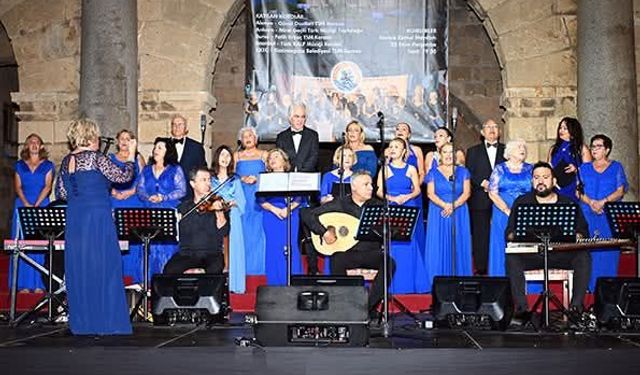 Gönül Dostları Korosu KKTC sahnesini salladı ​