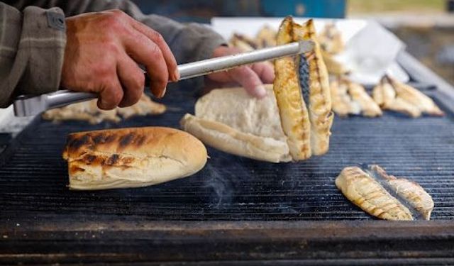 Uzmandan dışarıda yemek yiyenlere kritik uyarı: O 10 yiyecek tehlike saçıyor