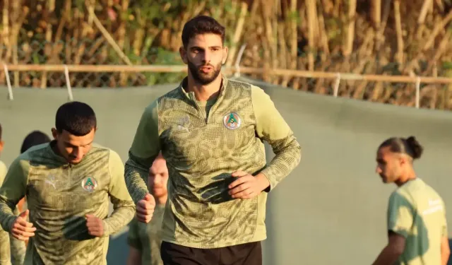 Alanyaspor taktiğine inanıyor