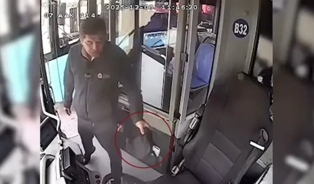 Antalya'da örnek hareket: Otobüs şöförü 4 bin avroyu sahibine ulaştırdı