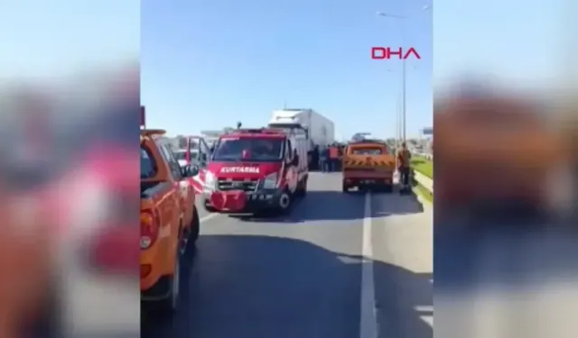 Antalya'da feci kaza: Sürücüleri uyarırken TIR'ın altında kalarak can verdi