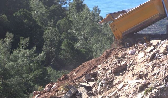 Alanya'ya yakışmayan görüntüler: Adeta çöplük dağına döndü!