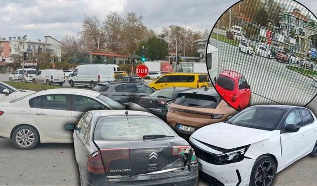 Manavgat'ta korkunç kaza: 4 araç birbirine girdi