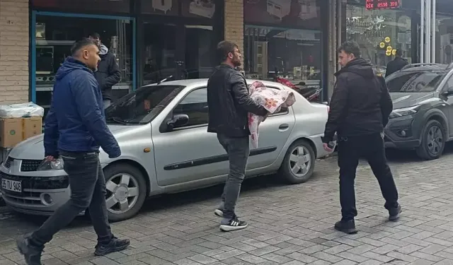 Yatakta hareketsiz yatan 3 aylık bebek can verdi: Sır dolu olay!