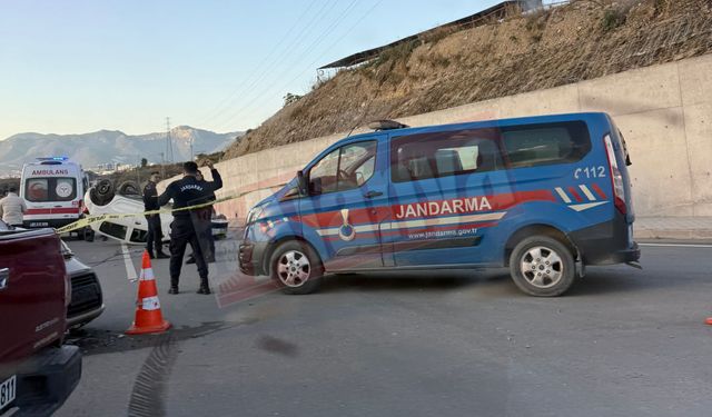 Alanya'da feci kaza! Kavşak savaş alanına döndü