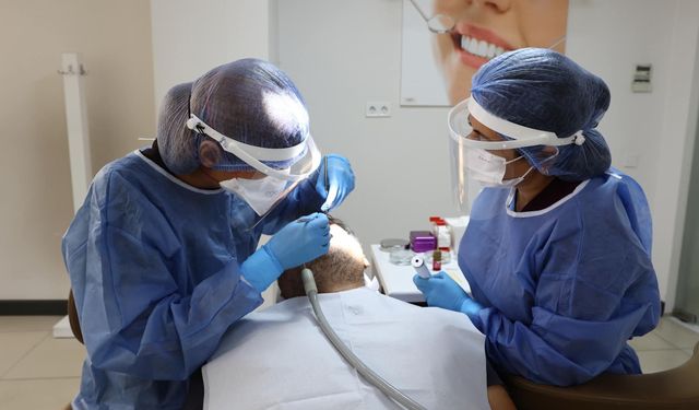 Antalya BŞB'de ücretsiz diş sağlığı hizmetine vatandaşlardan yoğun ilgi