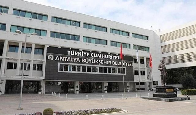 Antalya'da belediye şirketi üzerinden vurgun iddiası: 14 şüpheli adliyede