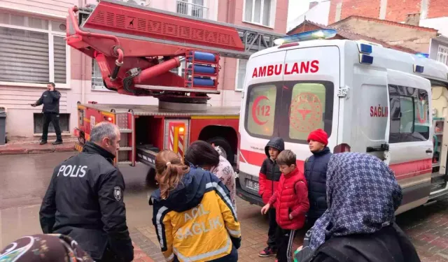 Apartman yangınında can pazarı