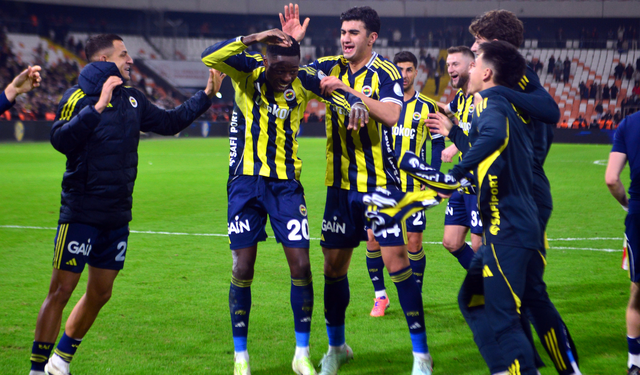 Fenerbahçe, finalde Galatasaray'ın rakibi oldu