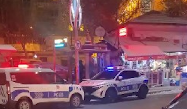 Eğlence mekanı karıştı: Sopalar ve bıçaklar çekildi, 4 yaralı