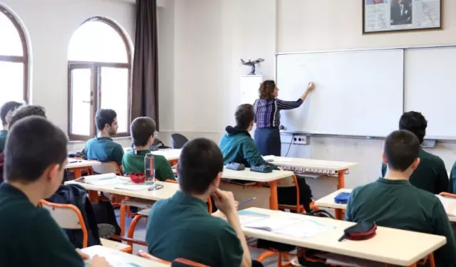 MEB’den radikal karar! Ortaokul ve liselerde artık sadece karne yetmeyecek