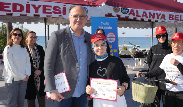 Hayallerine pedal çeviren kadınlar sertifika aldı
