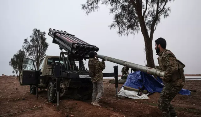 Sınır hattında sıcak temas: Rakka kuşatıldı terör örgütü panikte