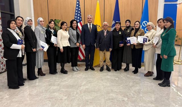 Alanyalı yazar Arslan Bayır'a Özbekistan Devlet Ödülü