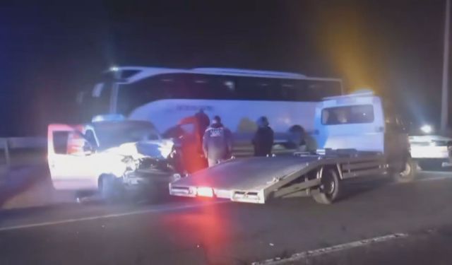 Karayolunda zincirleme kaza: Çok sayıda yaralı var