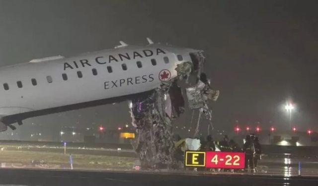 ABD'de havalimanında dehşet: İnen uçak itfaiyeye çarptı