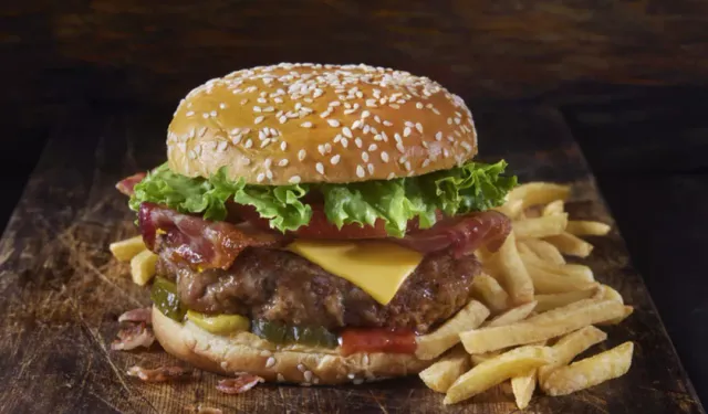 Uzmanlar uyardı: Hamburger ve köfte ölüme sürükleyebilir