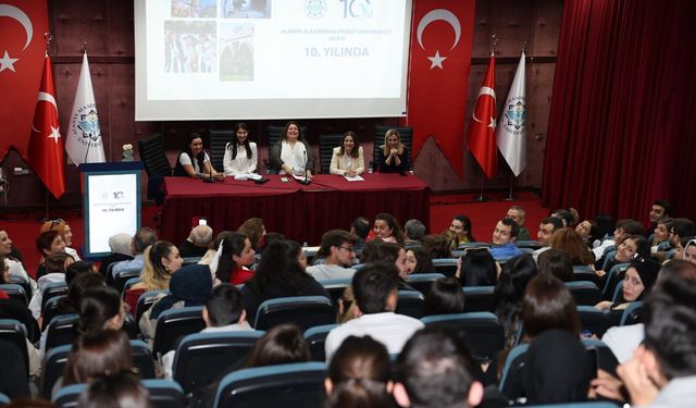 ALKÜ’de 8 Mart coşkuyla kutlandı