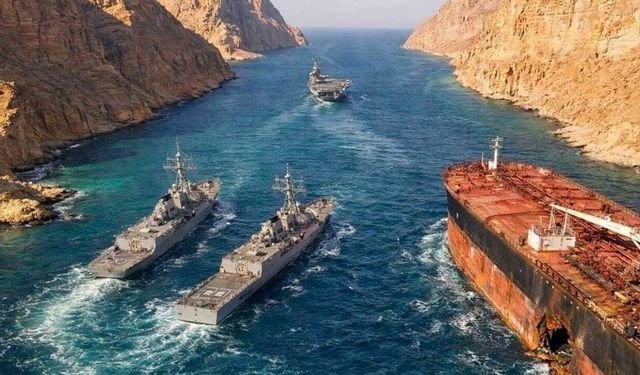 İran: Hürmüz Boğazı kapalı, geçen gemiye sert müdahale