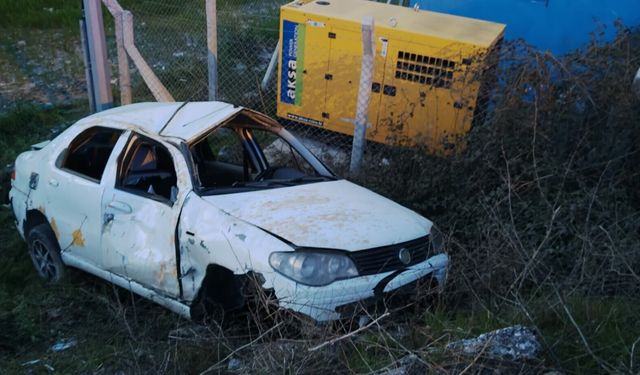 Yoldan çıkan otomobil dere yatağına devrildi: 3'ü çocuk 5 yaralı