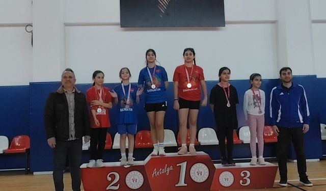 Alanya'da badmintonda büyük başarı