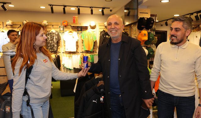 Corendon Alanyaspor Başkanı Çavuşoğlu, Alanyaspor Store’da etkinliğe katıldı