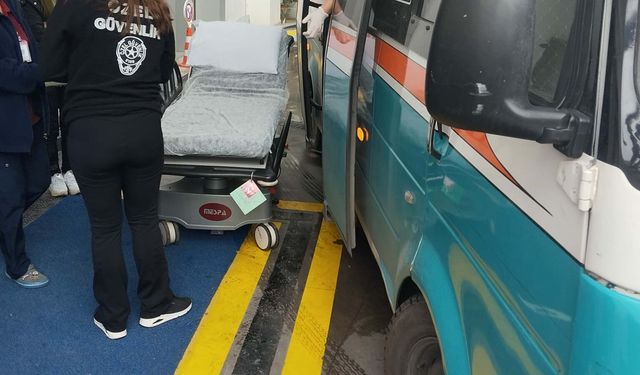 Dolmuşta doğum: Hastaneye yetiştirilemeden bebek araçta dünyaya geldi