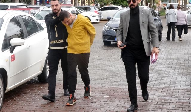 Antalya’da kıskançlık krizi: Kız arkadaşı için iş yerine ateş açtı