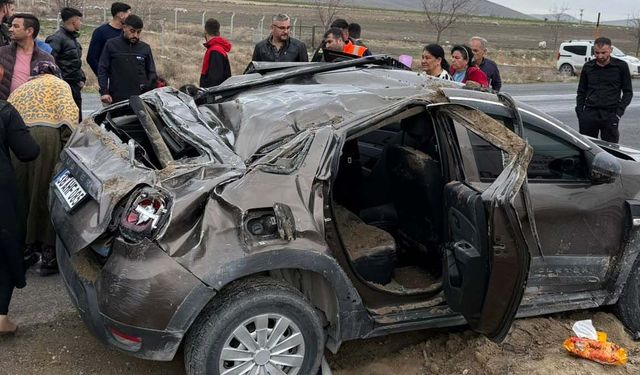 Konya'da korkunç kaza: Takla atan otomobilde can verdi