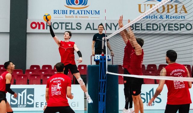 Efeler, İstanbul Gençlik Spor maçı hazırlıklarını sürdürüyor