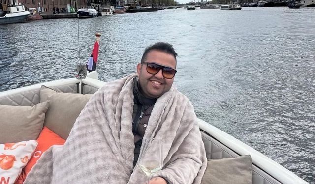 Alanyalı iç mimar İbrahim Aydoğan doğum gününü Amsterdam’da kutladı