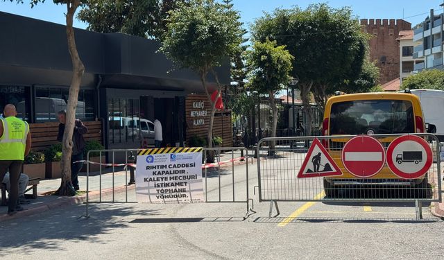 Alanya İskele’de kritik müdahale: Rıhtım caddesi trafiğe kapatıldı