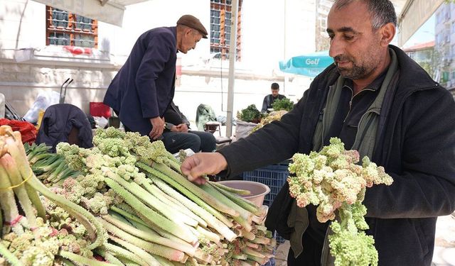 Doğu'nun muzu ışkın tezgaha indi, kilosu 400 lira oldu
