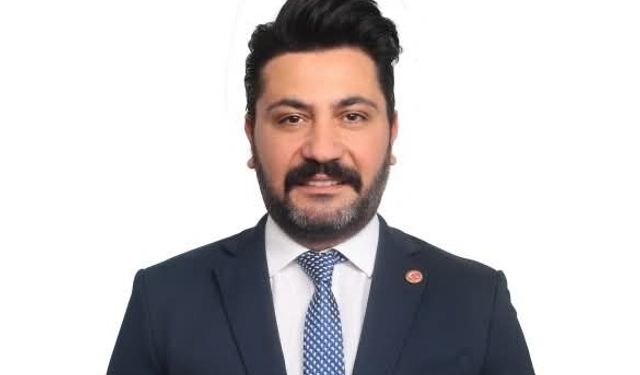 Sipahioğlu: "Bu vatan umudunu kaybetmeyenlerin vatanıdır"