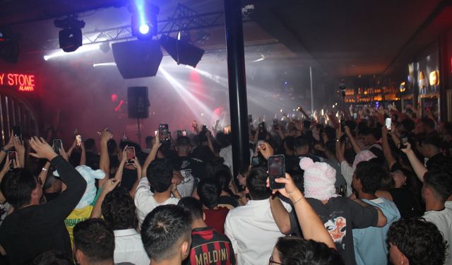 Wegh Alanya’yı coşturdu: Holly Stone’da rap gecesi